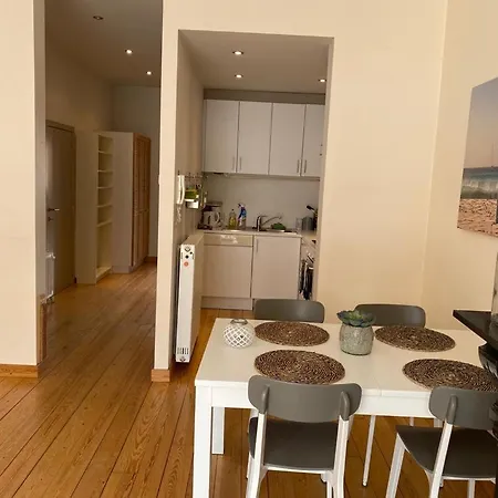 Located In The Middle Of The Center Apartment
